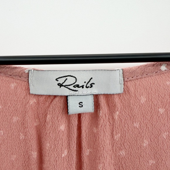 Rails Bretton Rosewood Mini Hearts Flutter Sleeve Top in Pink Size Small - Picture 9 of 11